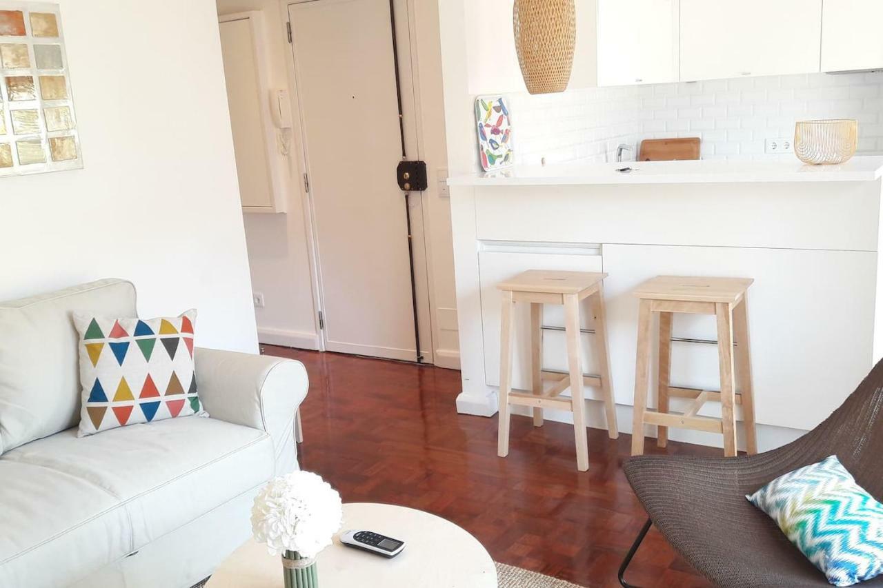 Modern Cosy Flat With Terrace In Campo De Ourique. Lägenhet Lisboa Exteriör bild